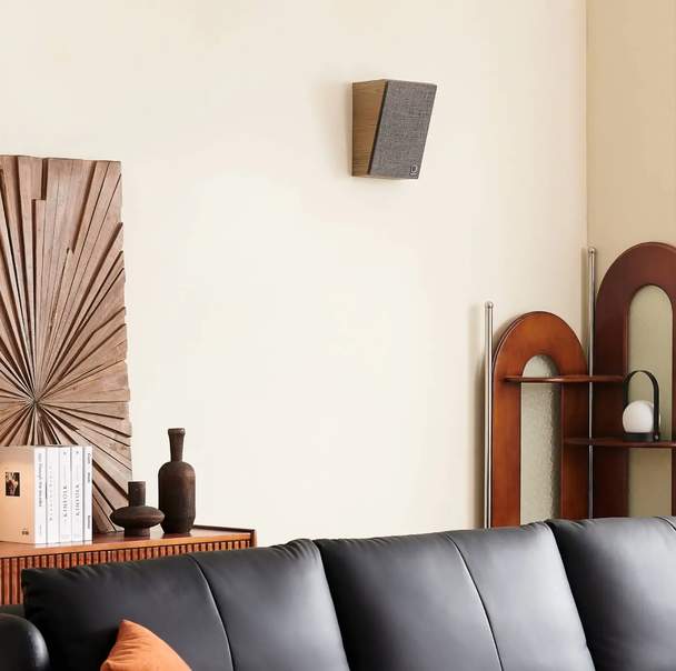 ELIPSON_HORUS-6-ATM_LIFESTYLE_02-copie.jpg