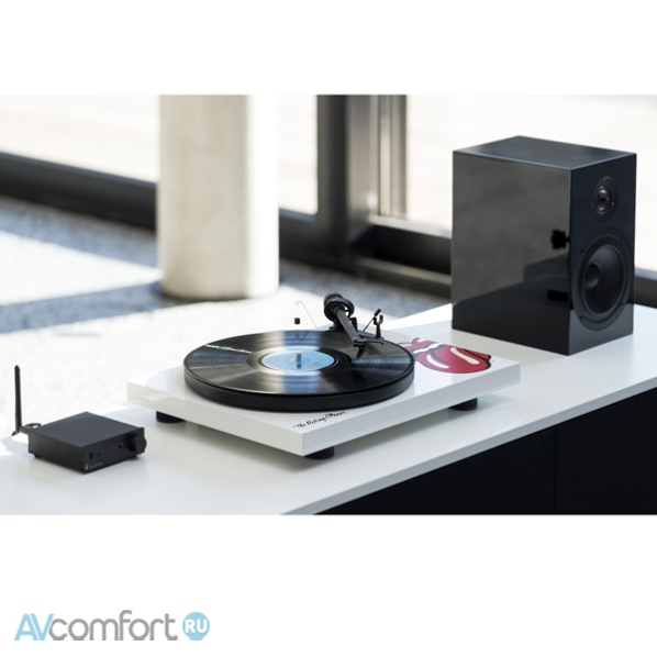 Pro-Ject Debut III The Rolling Stones OM10 White